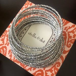 Stella & Dot Bardot Spiral Bangle Silver